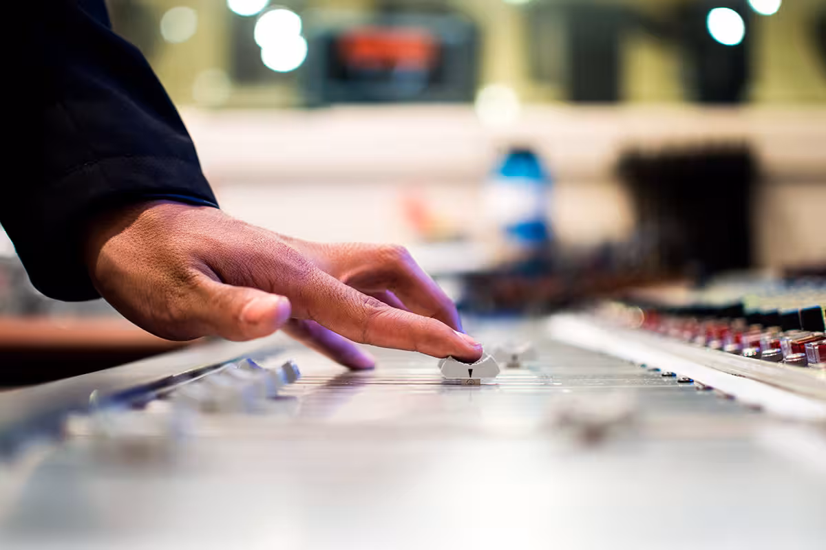 Audio Mixing Console 1